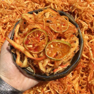Mực xé sợi sốt tomyum cực ngon, đặc sản Ngon Lạ Đà Lạt